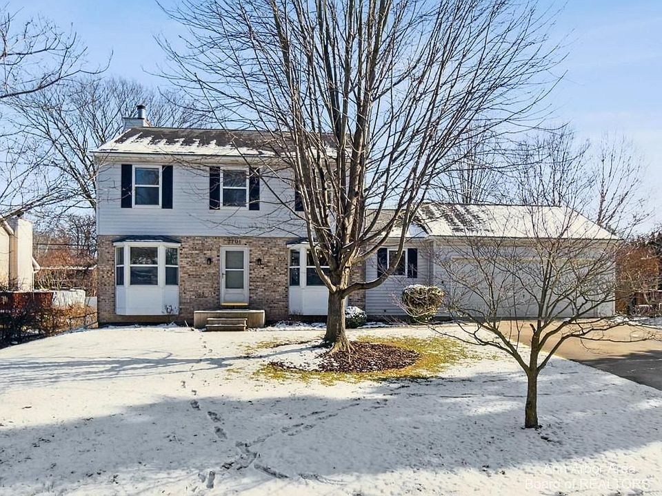 1st image of 3701 Oak Dr