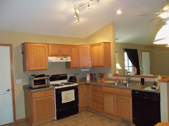 4th image of 606 Circle Dr