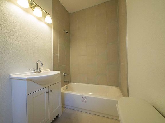 4th image of 3522 E 17th Ave APT B