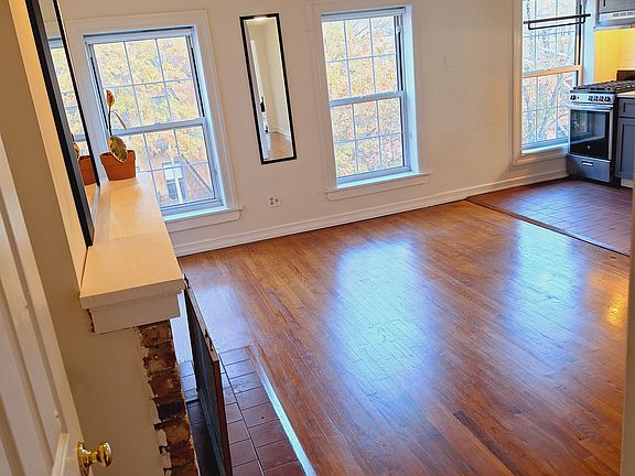 3rd image of 102 Bergen St APT 4