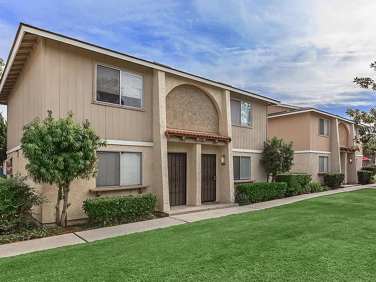 Lamar Garden Townhomes — Photo 13
