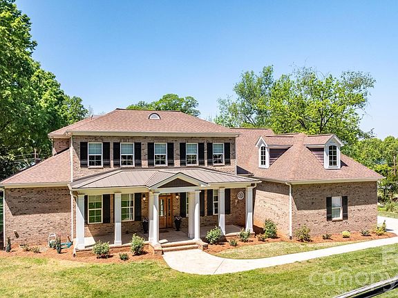 4th image of 123 Lakefront Dr