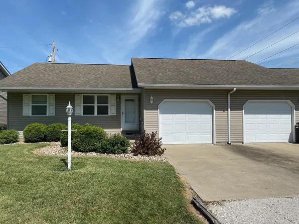 109 S 4th St #109, Staunton, IL 62088
