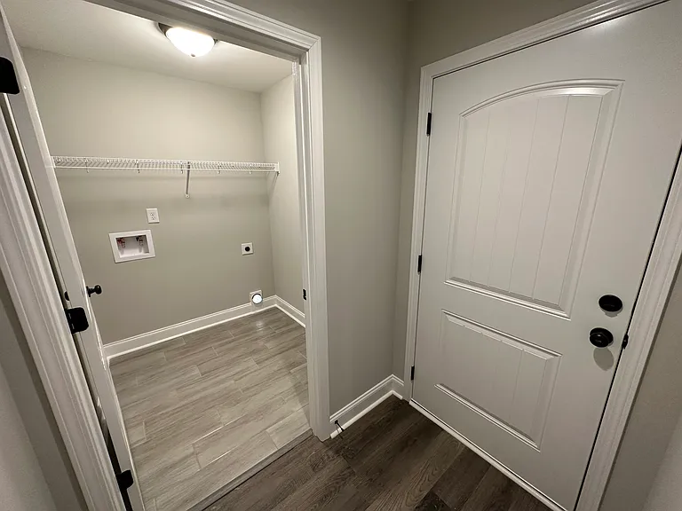 221 Lasso Dr — Photo 28