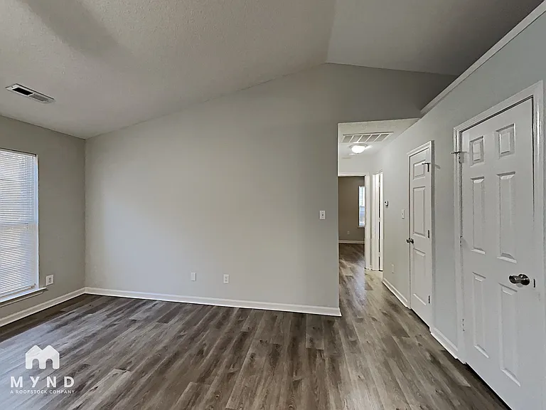 6902 Kentucky Derby Dr — Photo 6