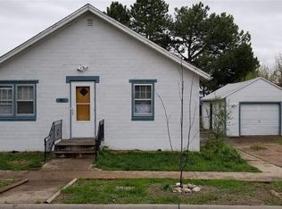604 E 2nd St, Ogallala, NE 69153