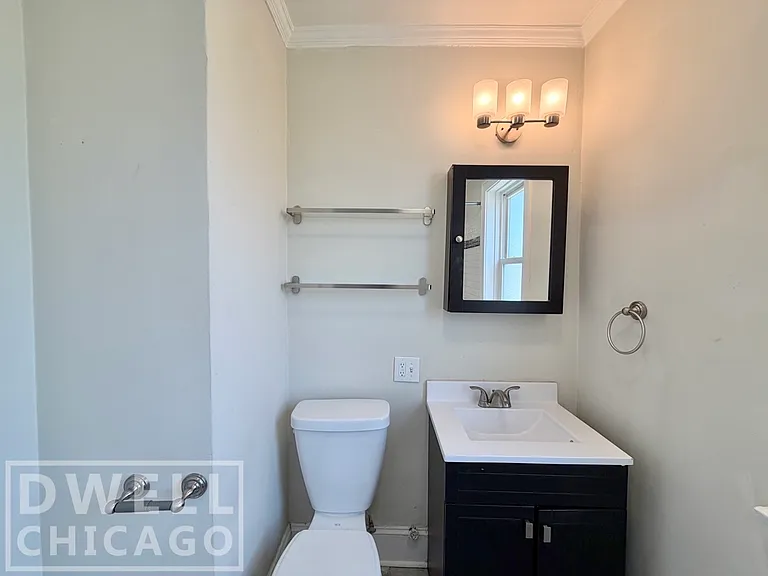 916-920 Greenbay Rd #3G — Photo 9