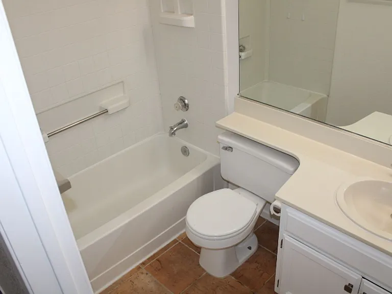 258 Napoli Ct — Photo 32