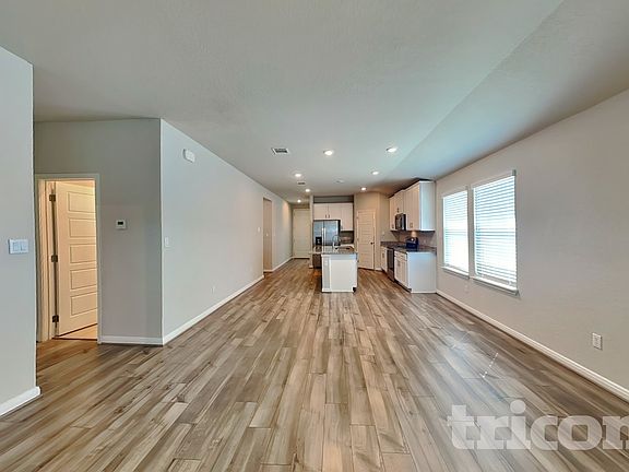 2nd image of 5519 Shasta Pl