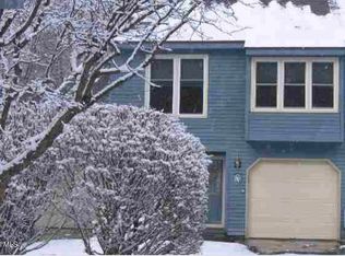 20 Tekakwitha Ct, Clifton Park, NY 12065