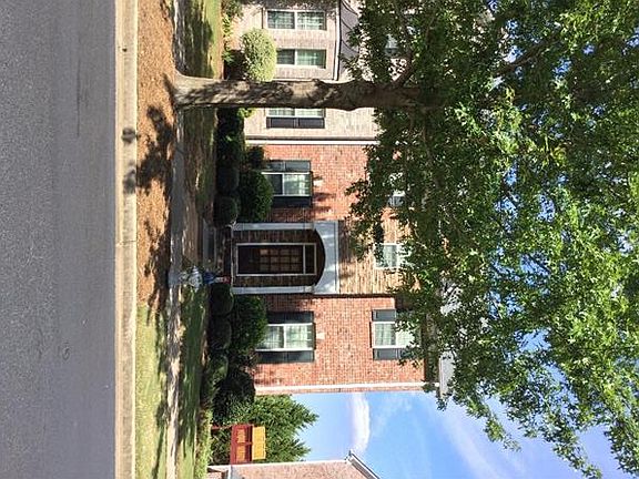 3rd image of 119 River Park Xing