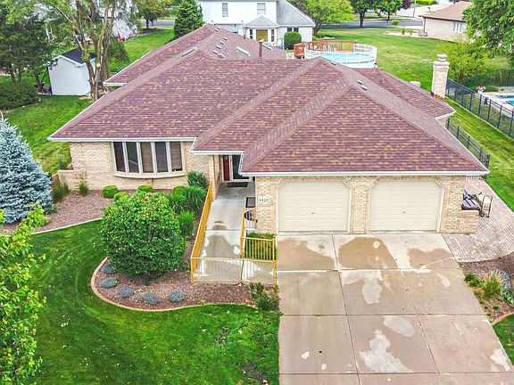 2nd image of 9920 Cambridge Dr