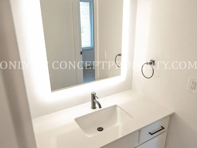 Avenue View Apartments — Photo 23