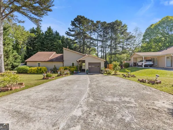 2520 Hartford Dr, Ellenwood, GA 30294