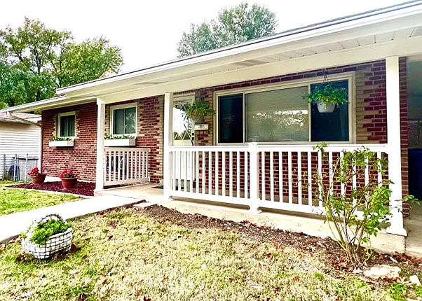 317 S Pam Ave — Photo 2