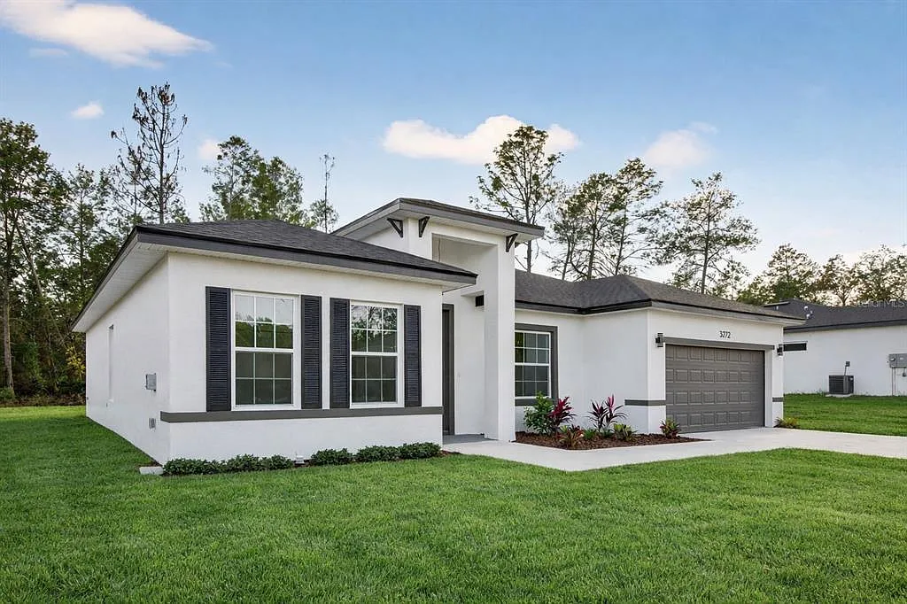 4 bed, 2.0 bath, 1774 sqft, $1,950 — Photo 1