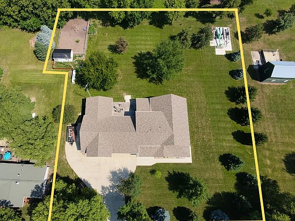 2nd image of 204 Spruce St