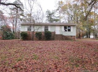 302 Tomberlin Rd, Mount Holly, NC 28120