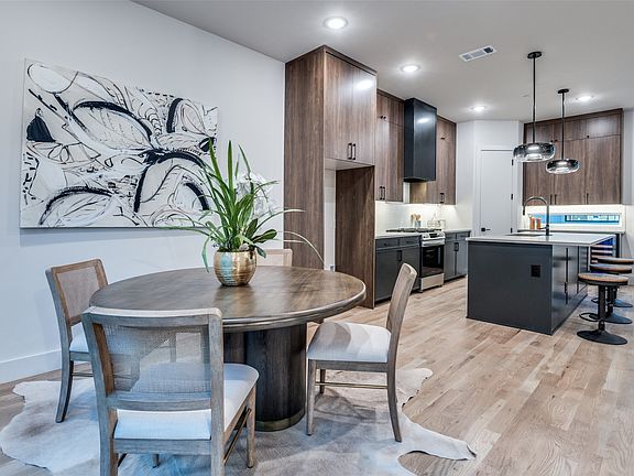 4th image of 2906 Hawthorne Ave #104