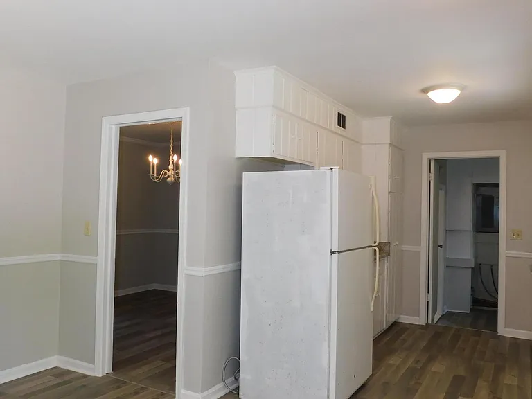 2921 Stratford Dr — Photo 8