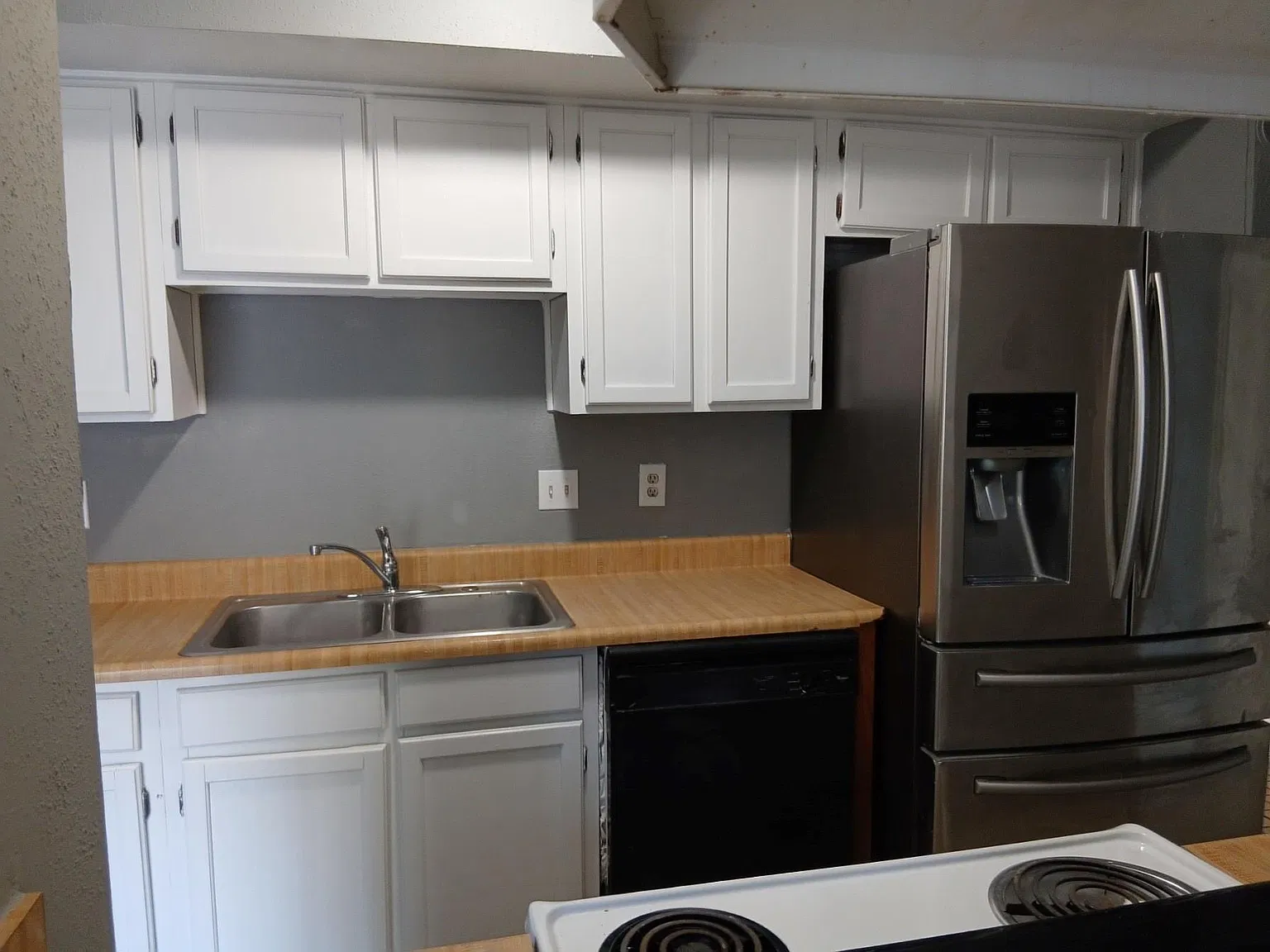 3 bed, 2.5 bath, 1412 sqft, $1,675 — Photo 2