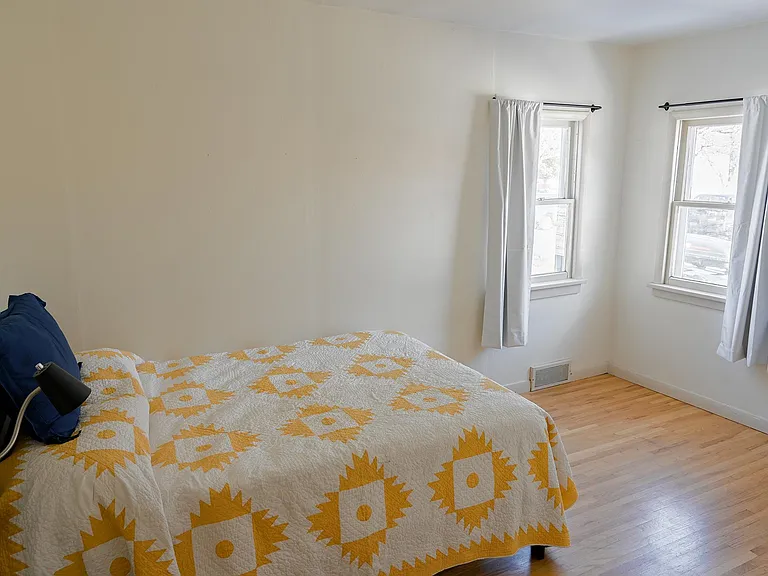 410 S 13th Ave — Photo 6