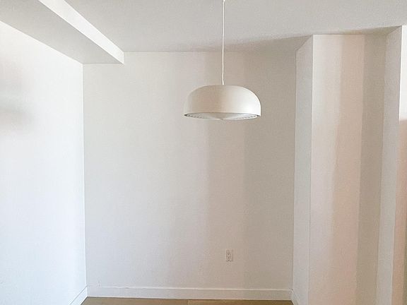 4th image of 300 Berry St Unit 719