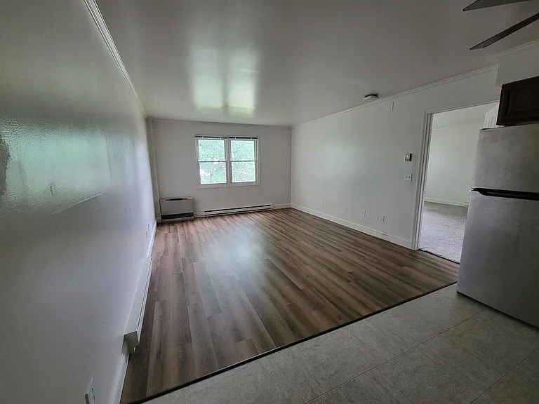 Country Gardens Apartments — Photo 31