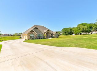 1624 Crow Creek Dr, Granbury, TX 76049