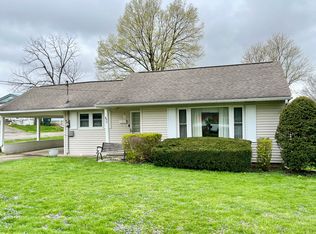 634 Robbins St, Hope, IN 47246