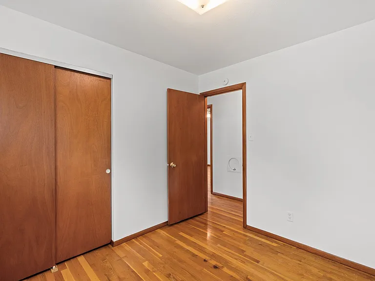 6138 Emerald Ave — Photo 13