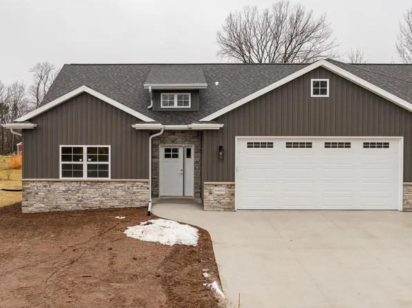 N9083 Southtowne Dr, Menasha, WI 54952