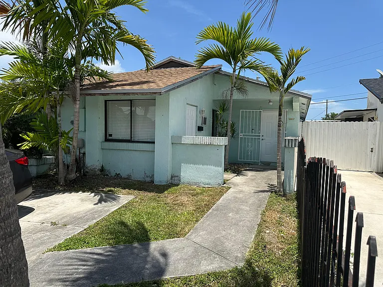 19817 SW 123rd Pl #A — Photo 1