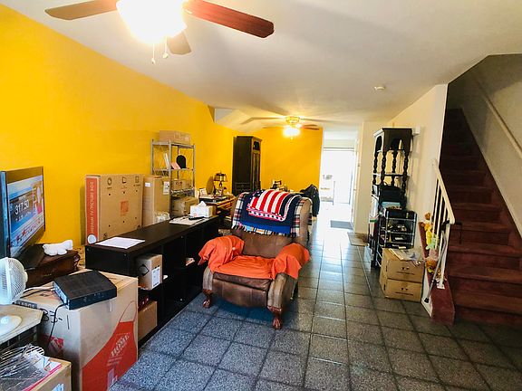3rd image of 136 Pelican Cir
