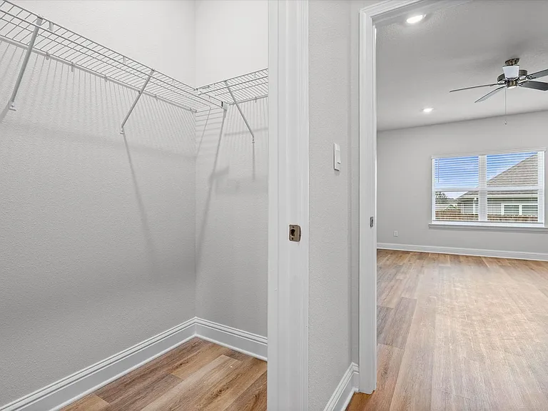 7307 Hawkins Mnr — Photo 13