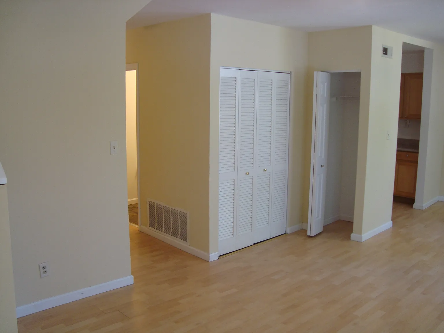 1D: Newstead/McPherson Apts - 4390-E — Photo 4