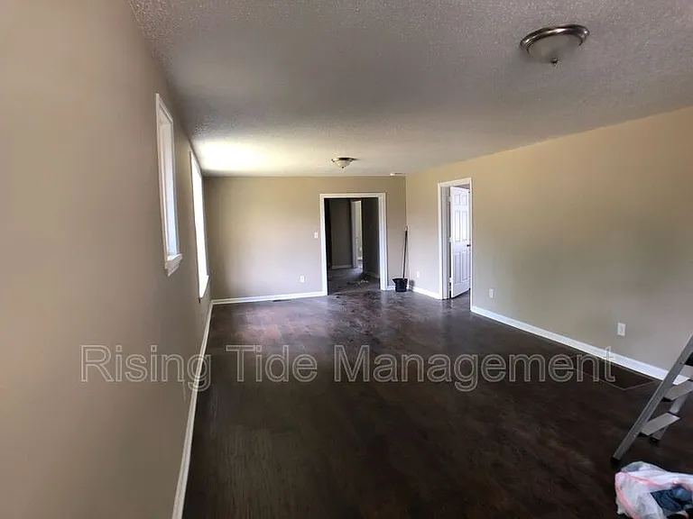 1236 Hanover St — Photo 3