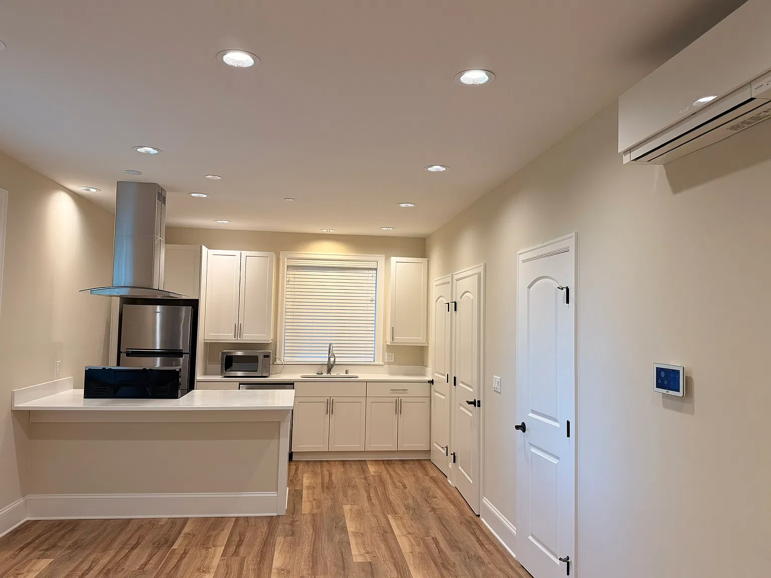 2 bed, 1.5 bath, 874 sqft, $3,200 — Photo 4