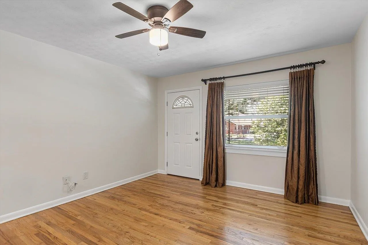 2 bed, 969 sqft, $1,650 — Photo 4