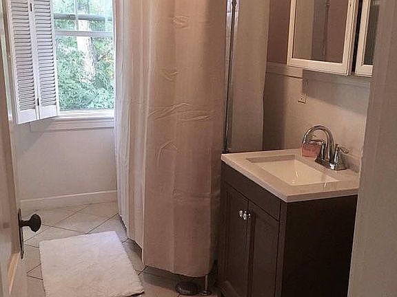 Master bathroom upstairs 