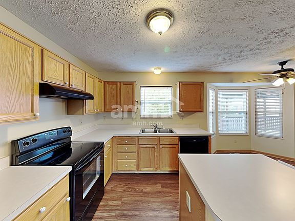 3rd image of 1449 Tall Pine Ct