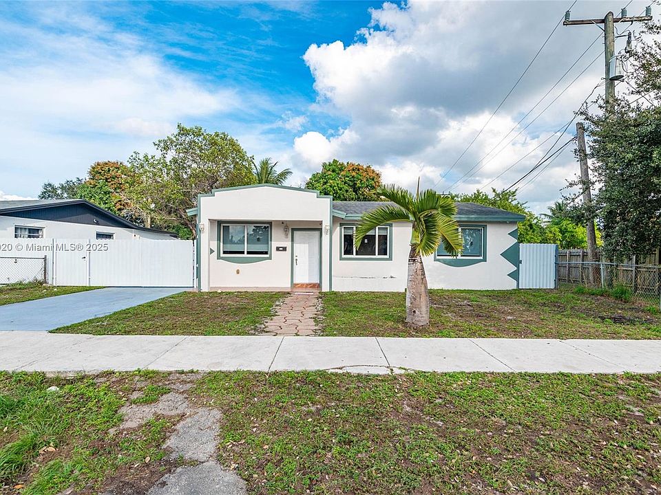 1st image of 371 Bahman Ave