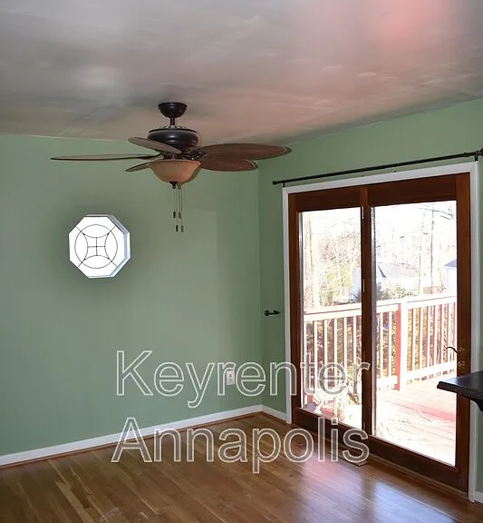 1911 Fohner Pl — Photo 18