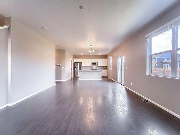 3rd image of 1632 Clarendon Dr