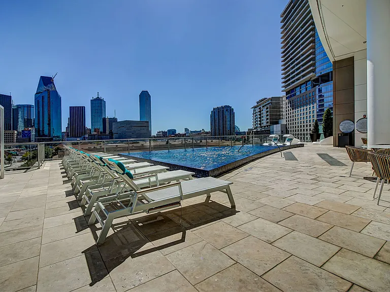 Cirque Residences — Photo 33
