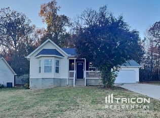 339 Clearlake Dr, La Vergne, TN 37086