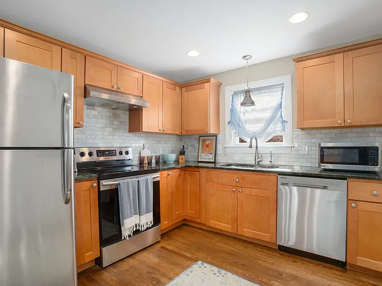 70 Carroll Ave #706 — Photo 7