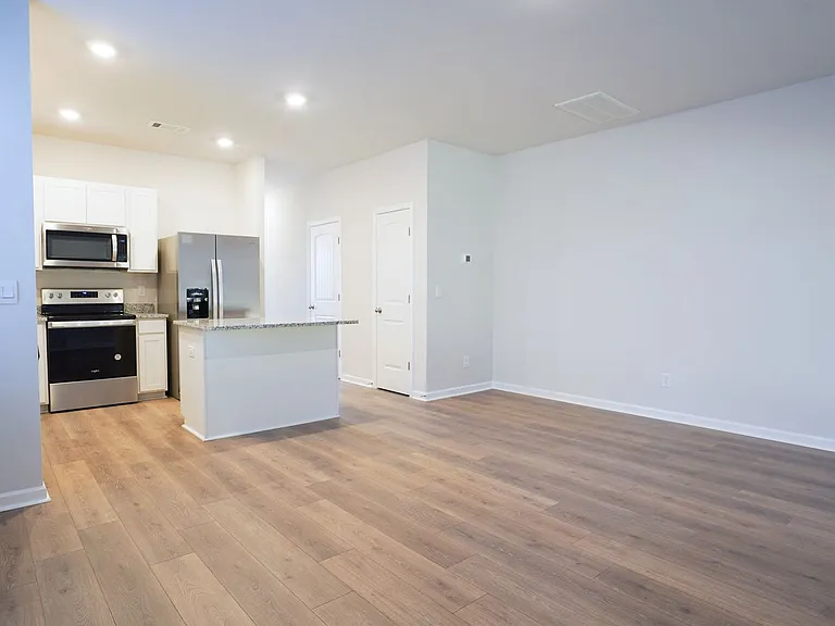 129 Cecil Rd — Photo 7