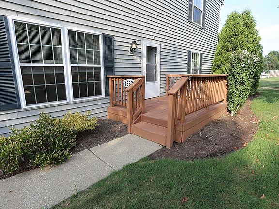 4th image of 1332 Hibbard Dr #F-4