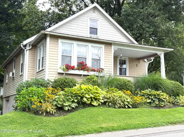 89 School Ln, Sugarloaf, PA 18249